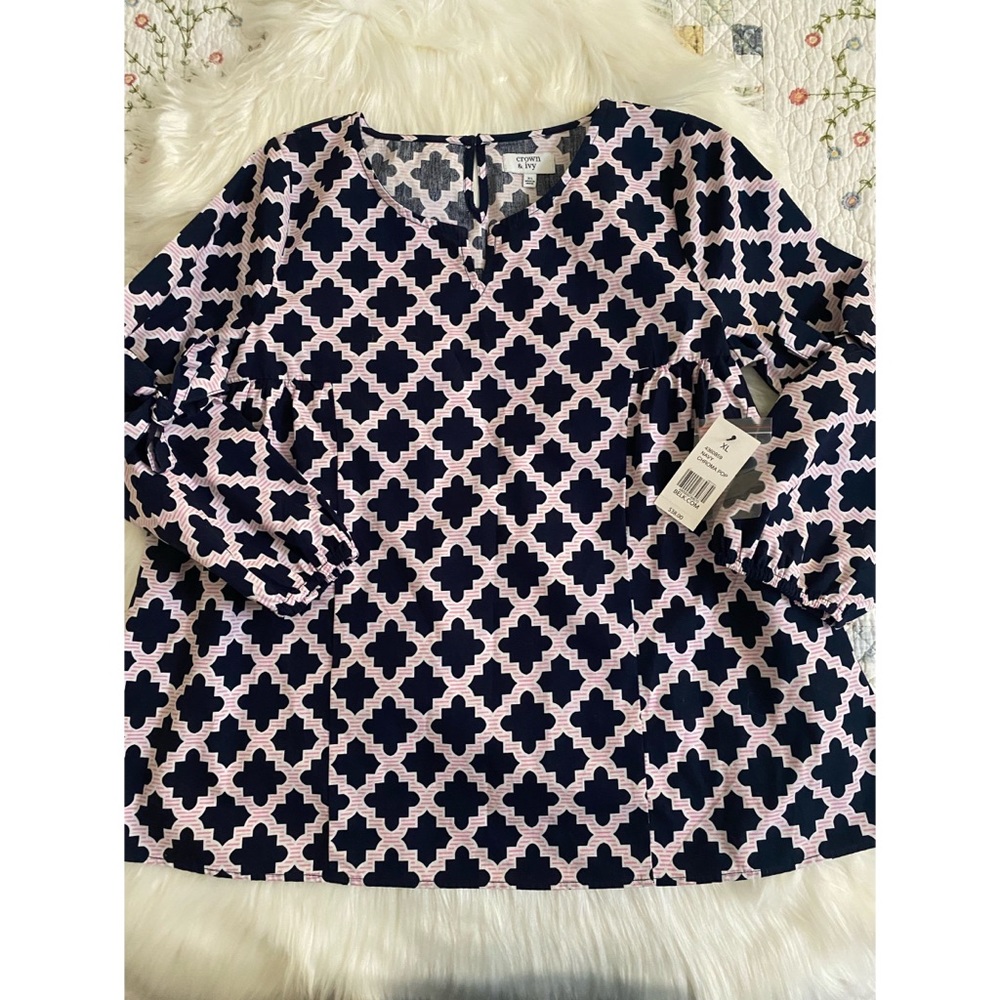 Girls size XL Crown & Ivy blouse NWT’s!